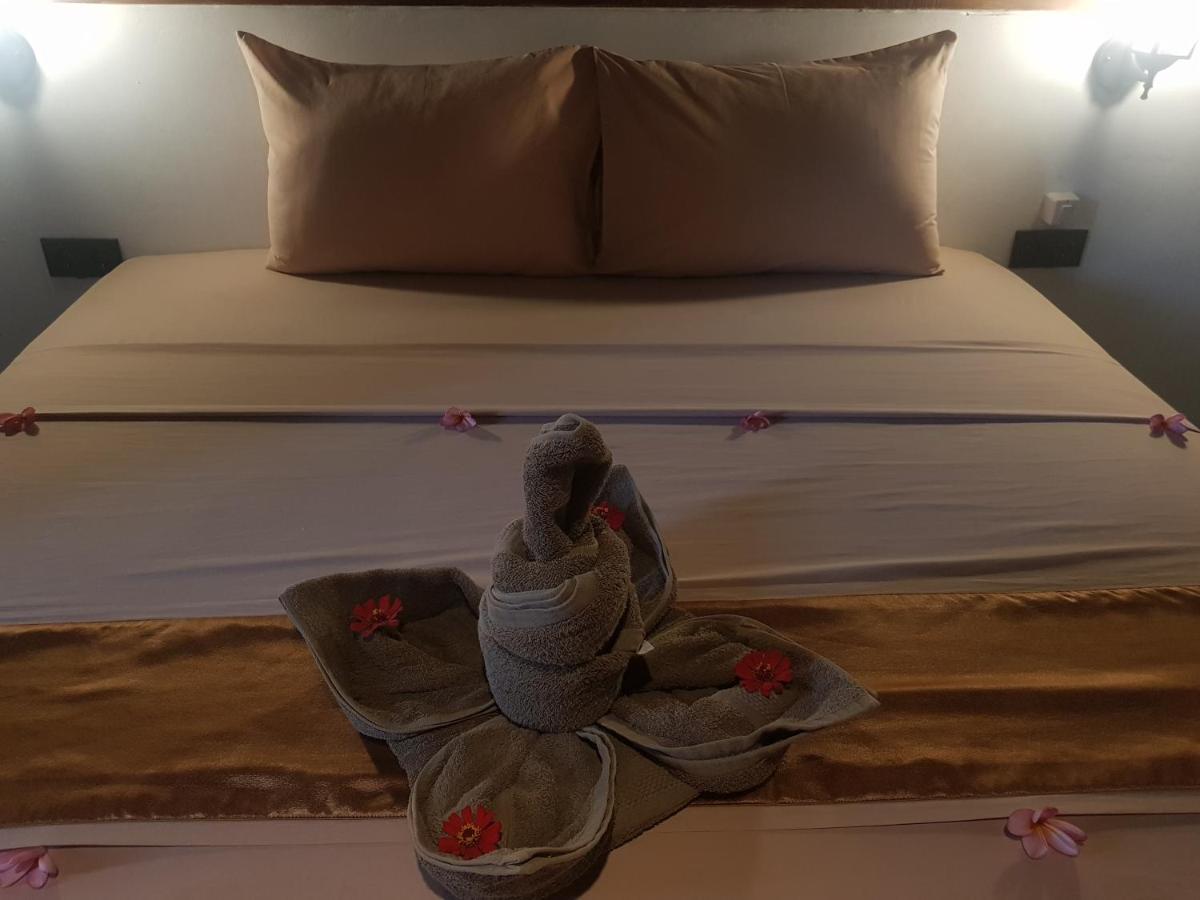 Tropical Sunday Bungalow - Surf And Stay Selong Belanak Εξωτερικό φωτογραφία