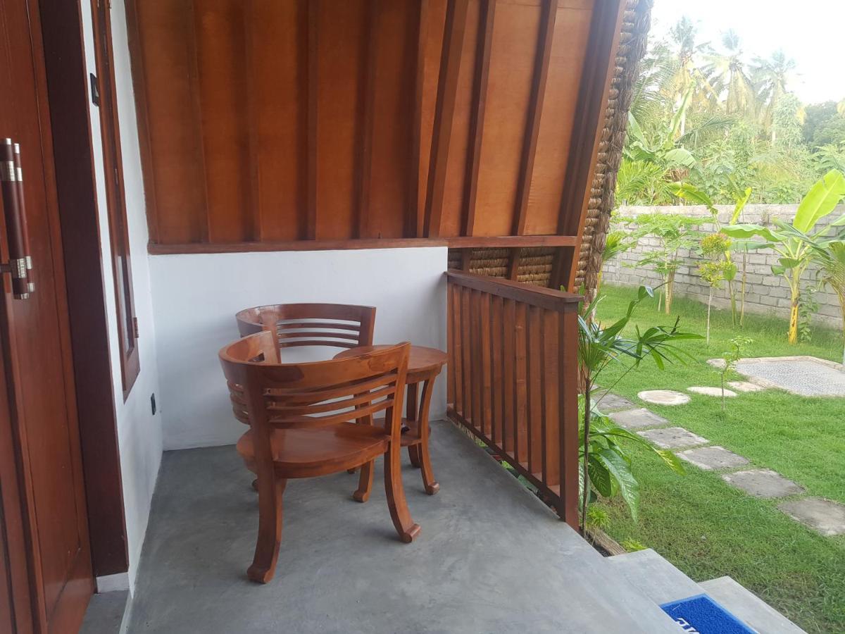 Tropical Sunday Bungalow - Surf And Stay Selong Belanak Εξωτερικό φωτογραφία