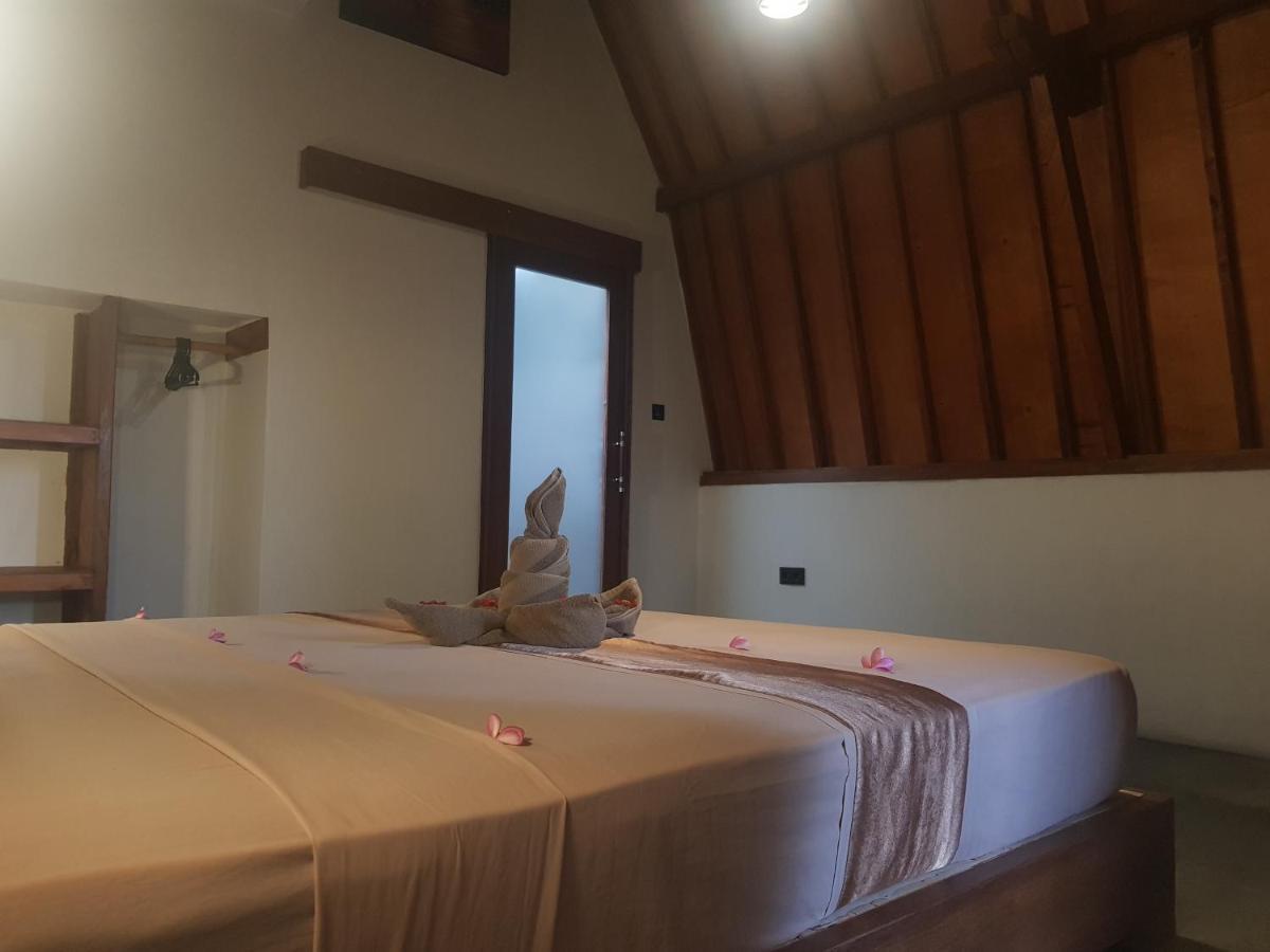 Tropical Sunday Bungalow - Surf And Stay Selong Belanak Εξωτερικό φωτογραφία