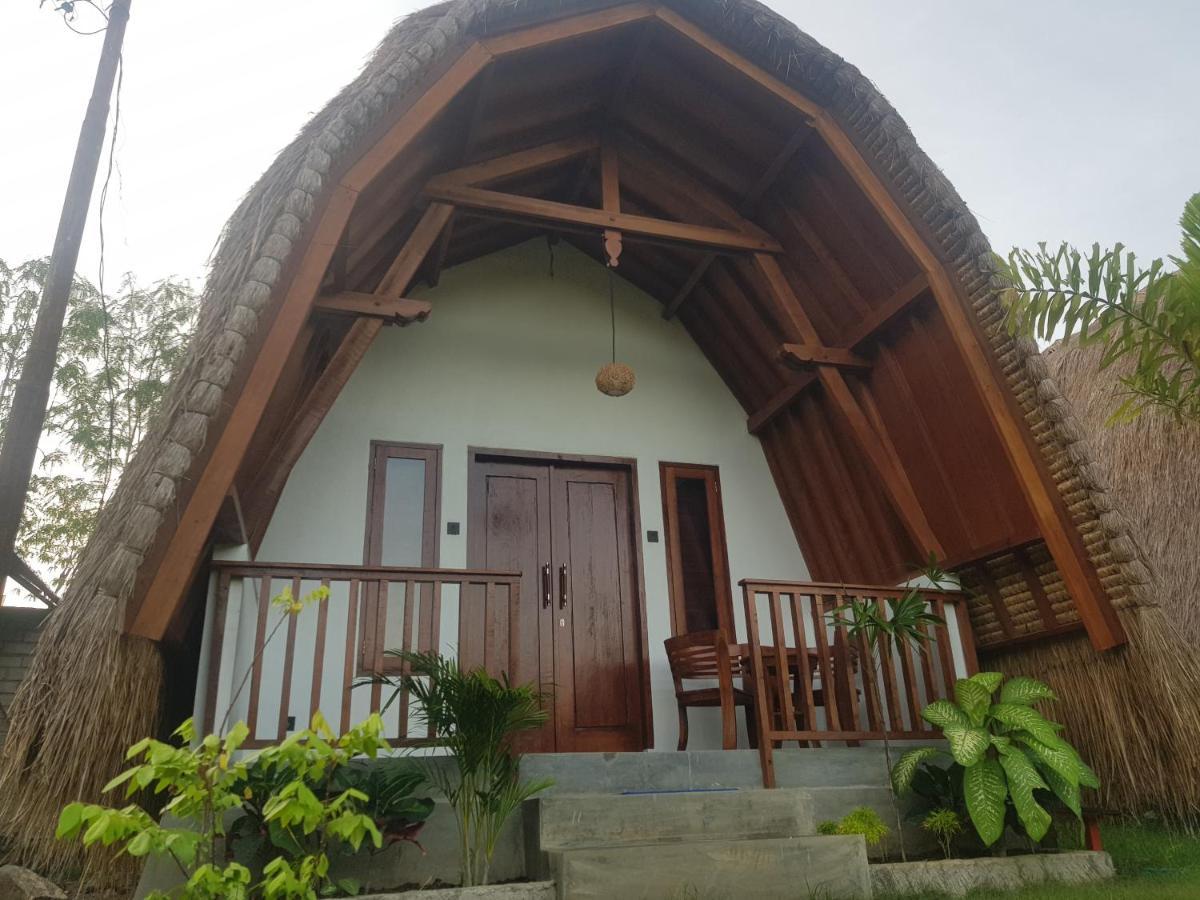 Tropical Sunday Bungalow - Surf And Stay Selong Belanak Εξωτερικό φωτογραφία
