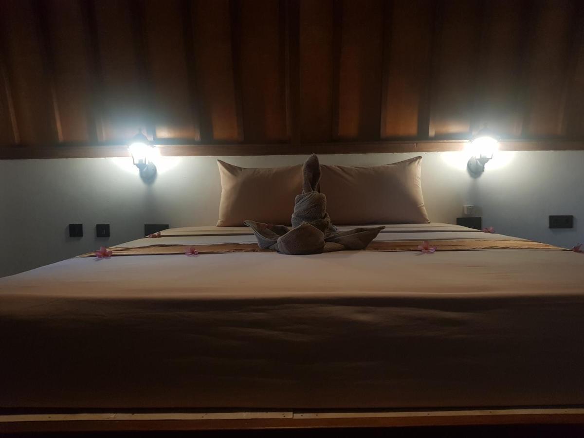 Tropical Sunday Bungalow - Surf And Stay Selong Belanak Εξωτερικό φωτογραφία