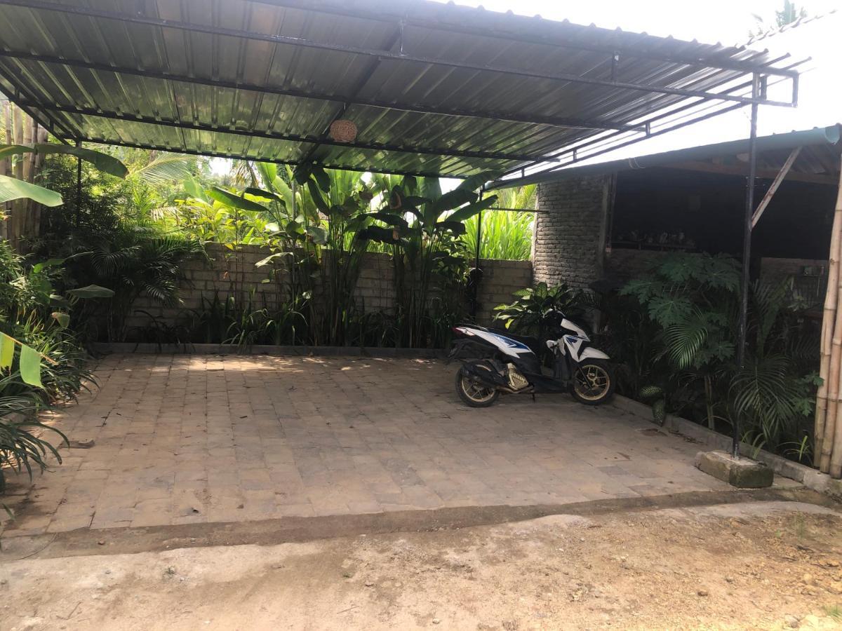 Tropical Sunday Bungalow - Surf And Stay Selong Belanak Εξωτερικό φωτογραφία