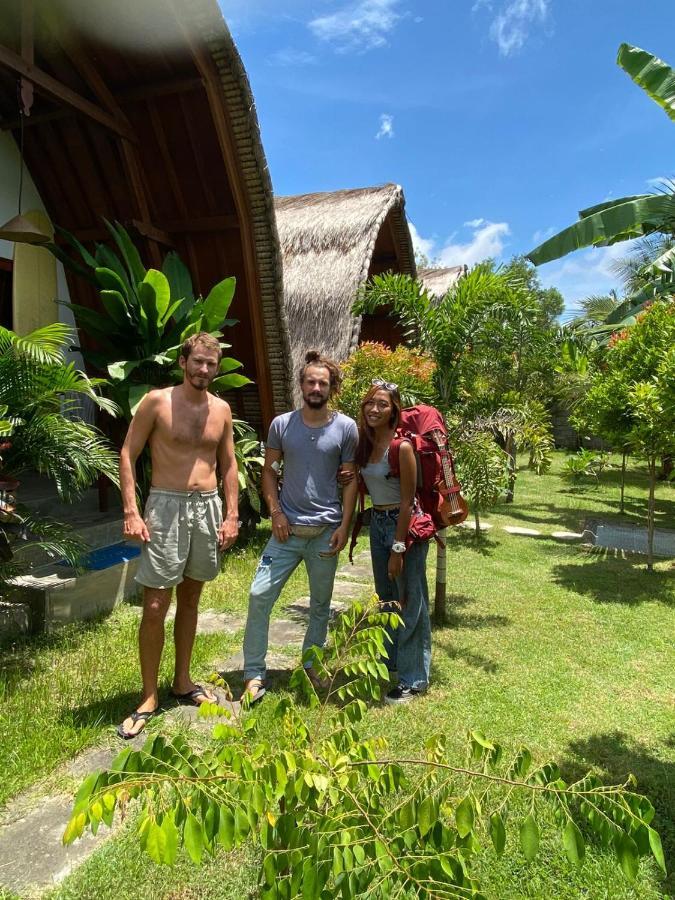 Tropical Sunday Bungalow - Surf And Stay Selong Belanak Εξωτερικό φωτογραφία