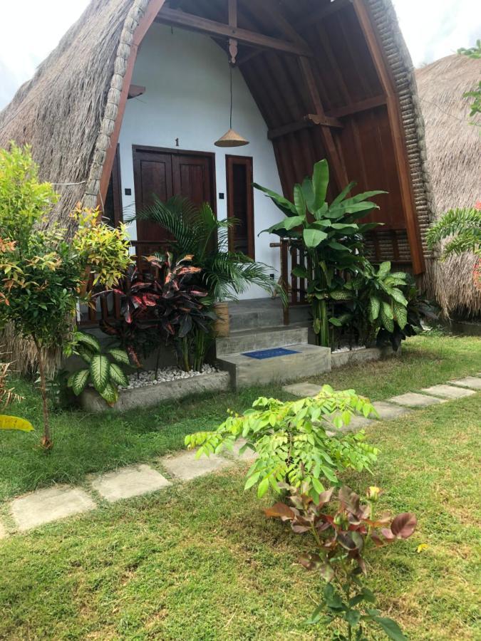 Tropical Sunday Bungalow - Surf And Stay Selong Belanak Εξωτερικό φωτογραφία